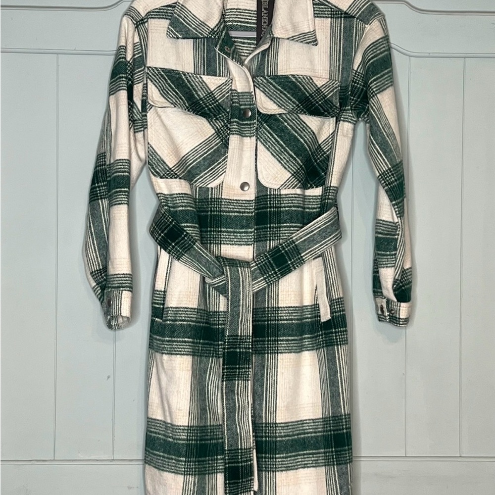 NWT Green & White/Cream Plaid Belted Shacket